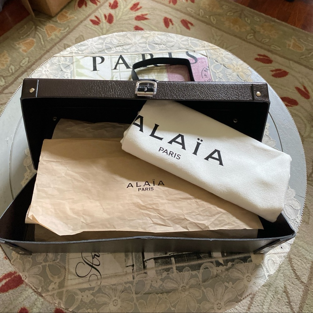 Alaia Paris Women 37 Mauve Grommet Detail Zip Ankle Flats Sandals+Box & Dustbag